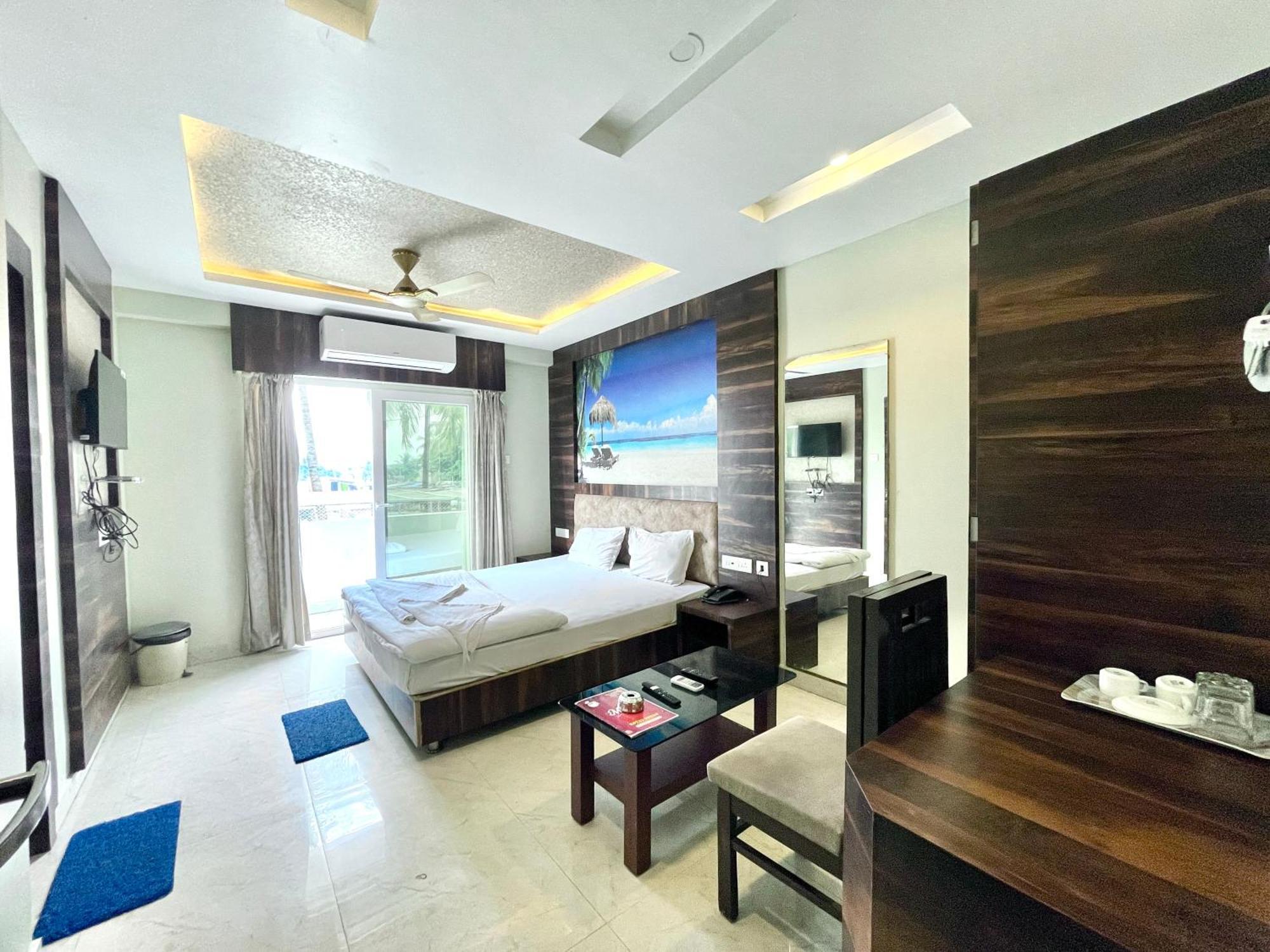 R- R Near Sea-beach-&-temple, With Balcony, & Wifi-lift-restaurant ,fully-air-conditioned With Upi And Card Payment Facility Puri