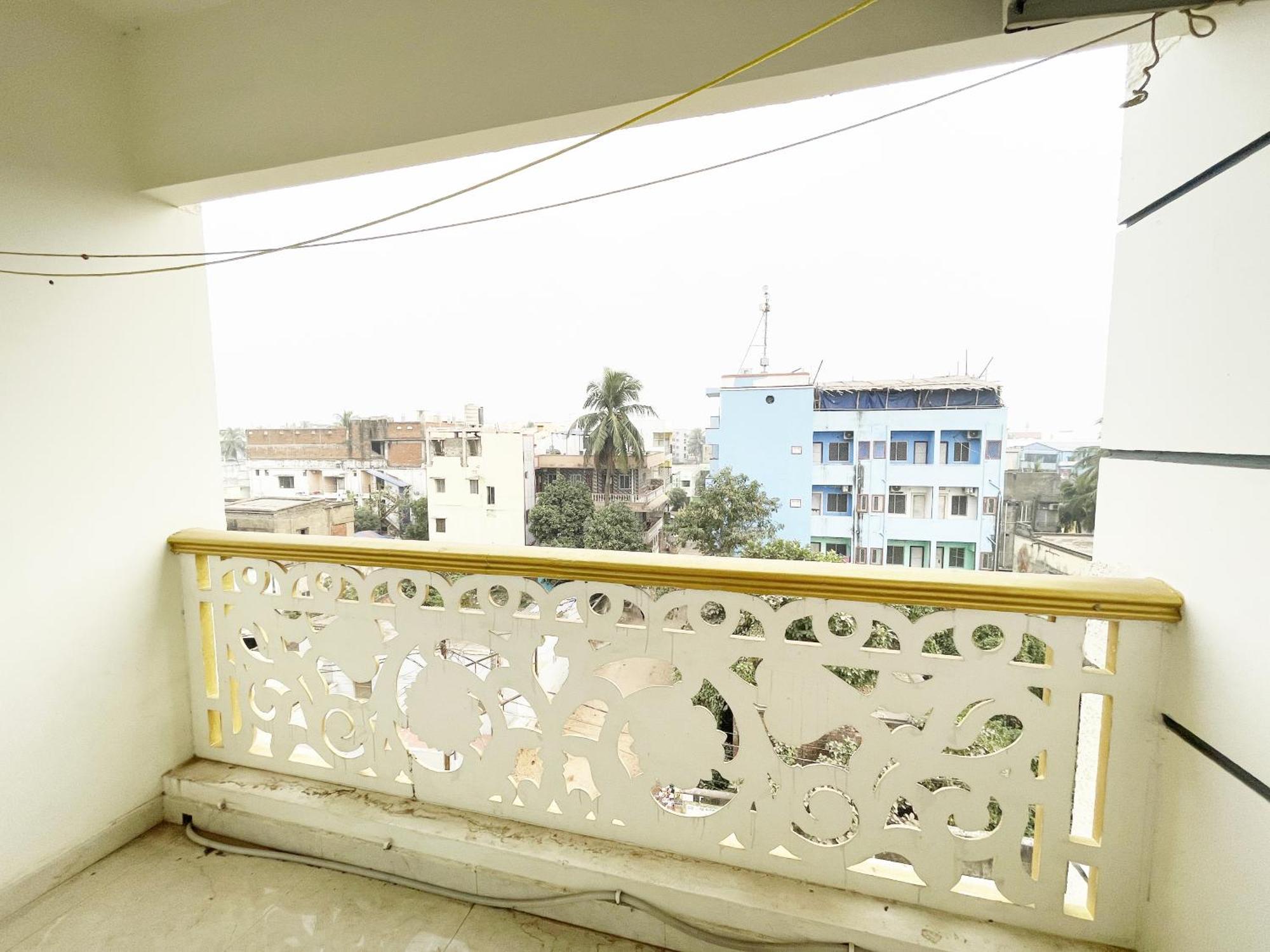 R- R Near Sea-beach-&-temple, With Balcony, & Wifi-lift-restaurant ,fully-air-conditioned With Upi And Card Payment Facility