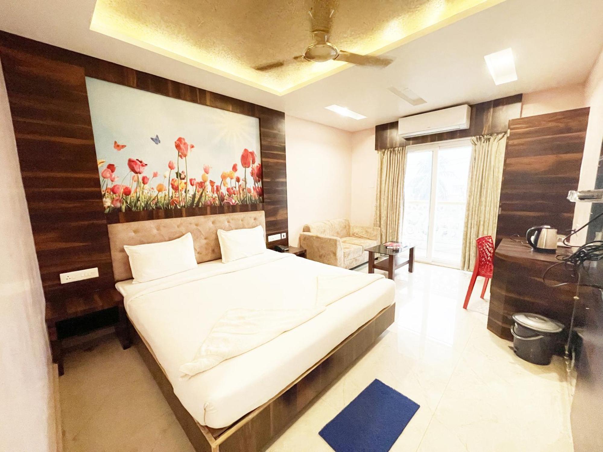 R- R Near Sea-beach-&-temple, With Balcony, & Wifi-lift-restaurant ,fully-air-conditioned With Upi And Card Payment Facility Hotel Puri