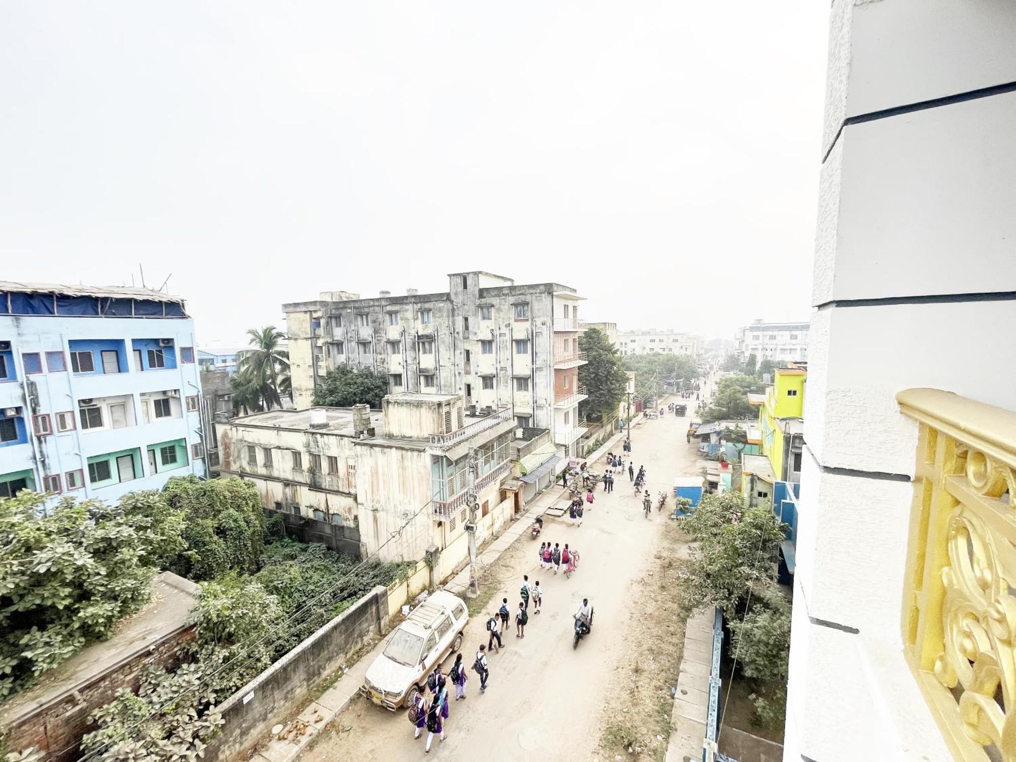 Hotel R- R Near Sea-beach-&-temple, With Balcony, & Wifi-lift-restaurant ,fully-air-conditioned With Upi And Card Payment Facility Puri