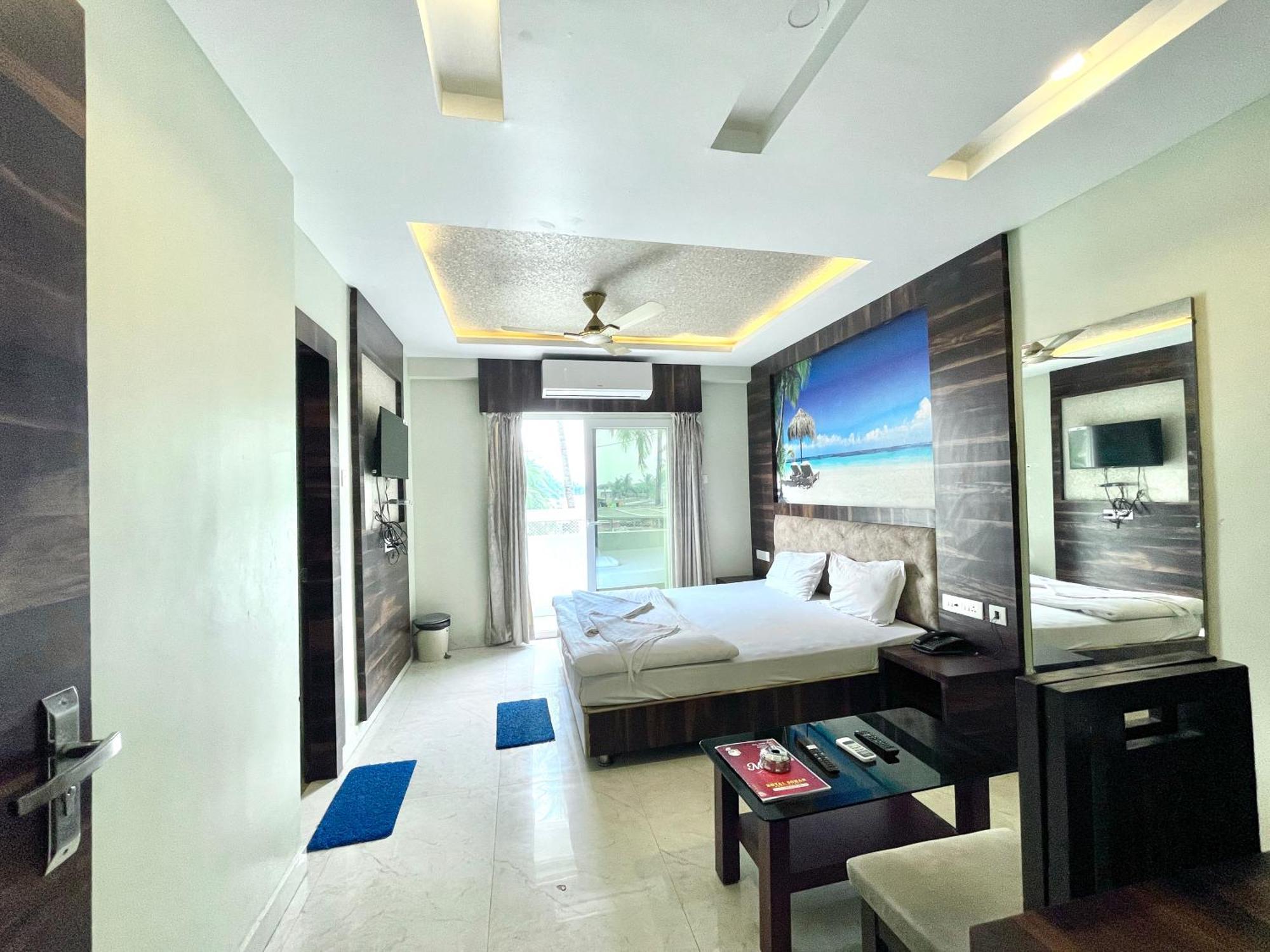 R- R Near Sea-beach-&-temple, With Balcony, & Wifi-lift-restaurant ,fully-air-conditioned With Upi And Card Payment Facility 4*
