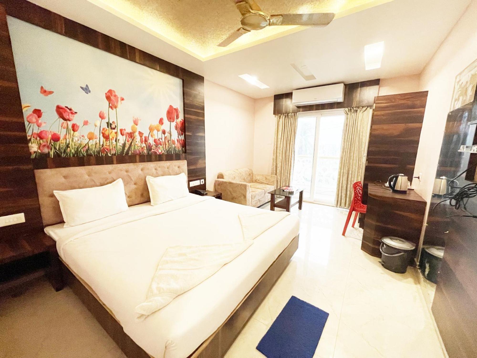 R- R Near Sea-beach-&-temple, With Balcony, & Wifi-lift-restaurant ,fully-air-conditioned With Upi And Card Payment Facility Puri