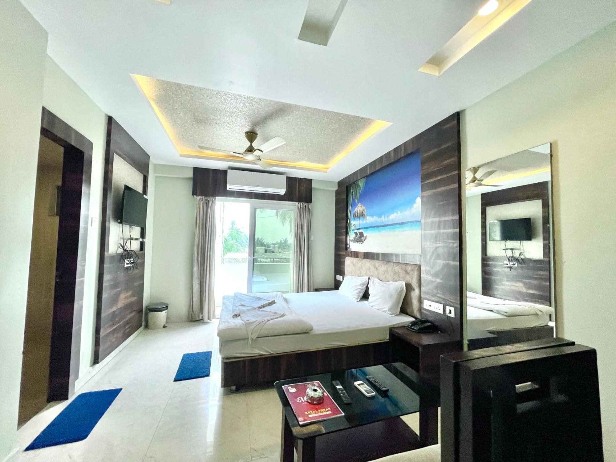 R- R Near Sea-beach-&-temple, With Balcony, & Wifi-lift-restaurant ,fully-air-conditioned With Upi And Card Payment Facility Hotel 4*